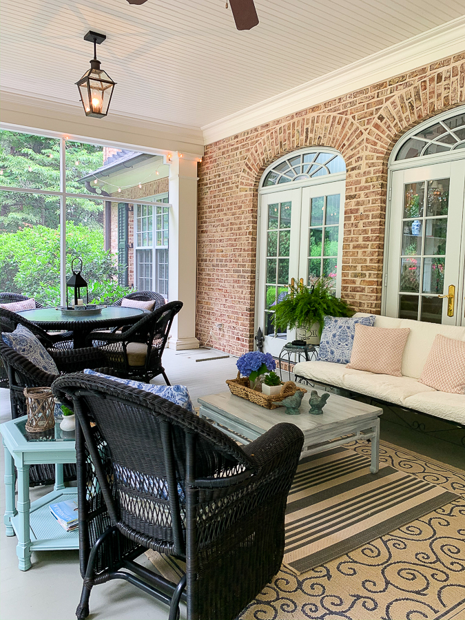 screened porch