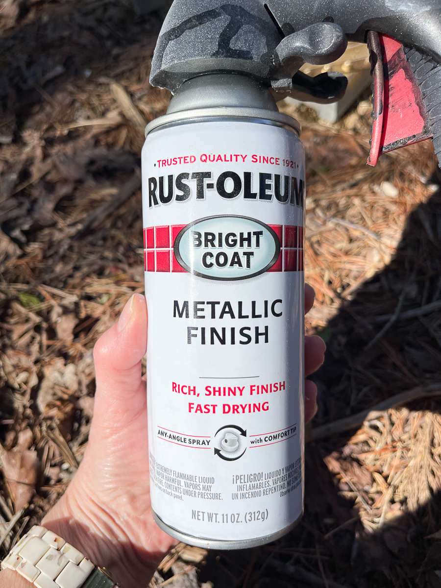 spray can of gold paint