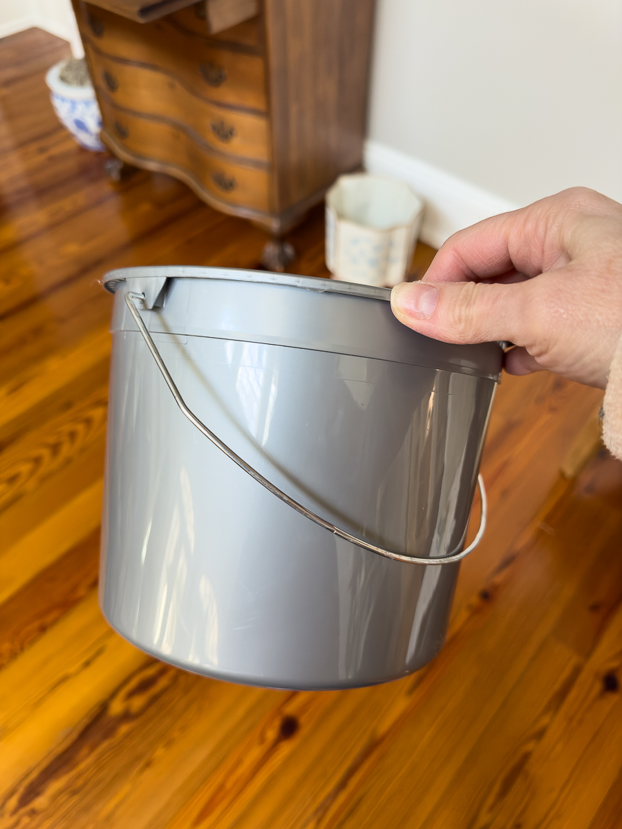 gray pail