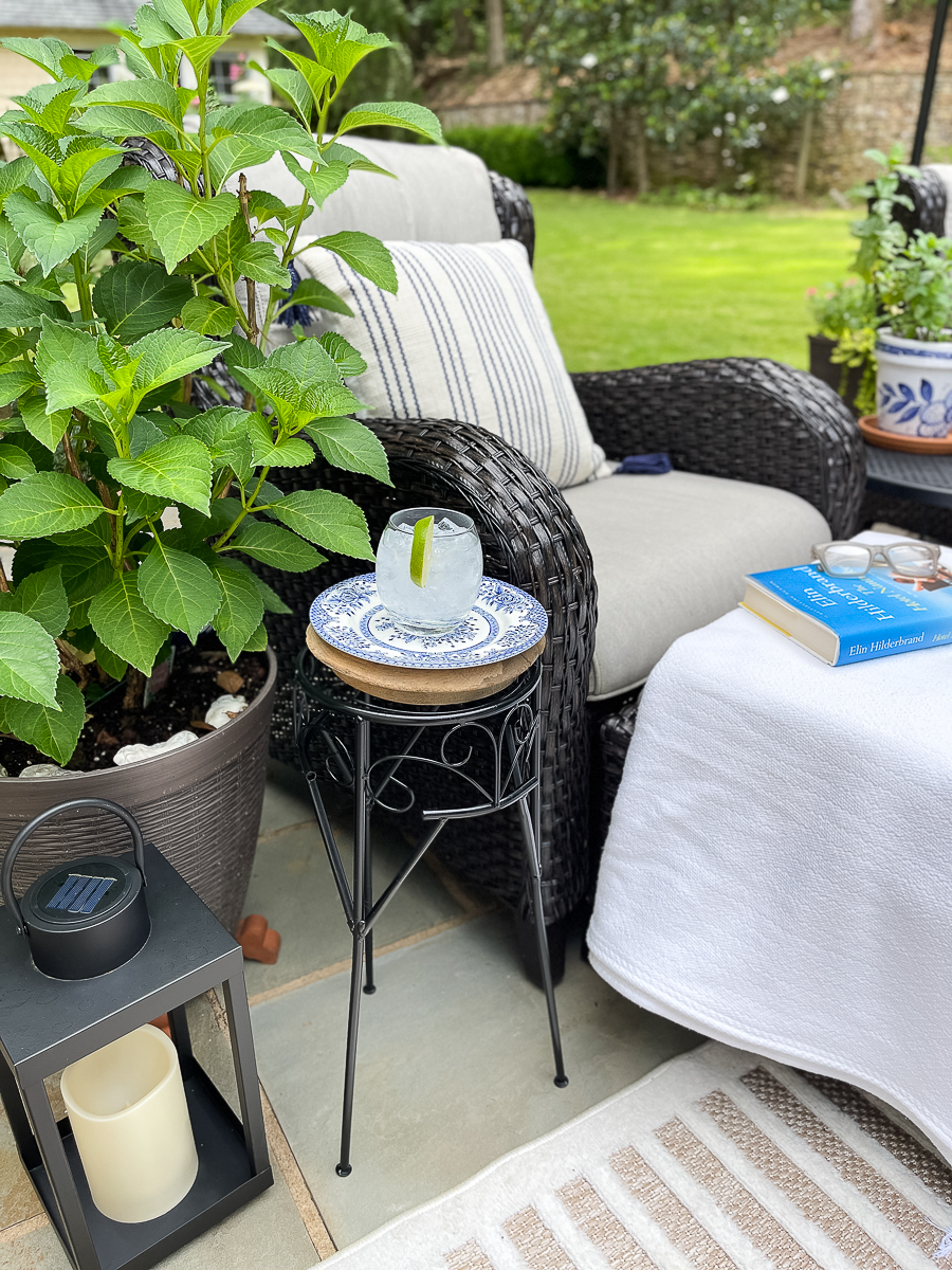 Turn a Thrift Store Plant Stand into a Drink Table