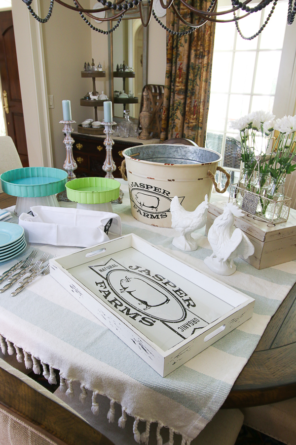 Trisha Yearwood Home Collection at Tractor Supply is affordable and oozing with vintage, farmhouse charm! Let's host a Simple Spring Party! #ad #TrishaAtTSC #tractorSupply #farmhouse #vintage