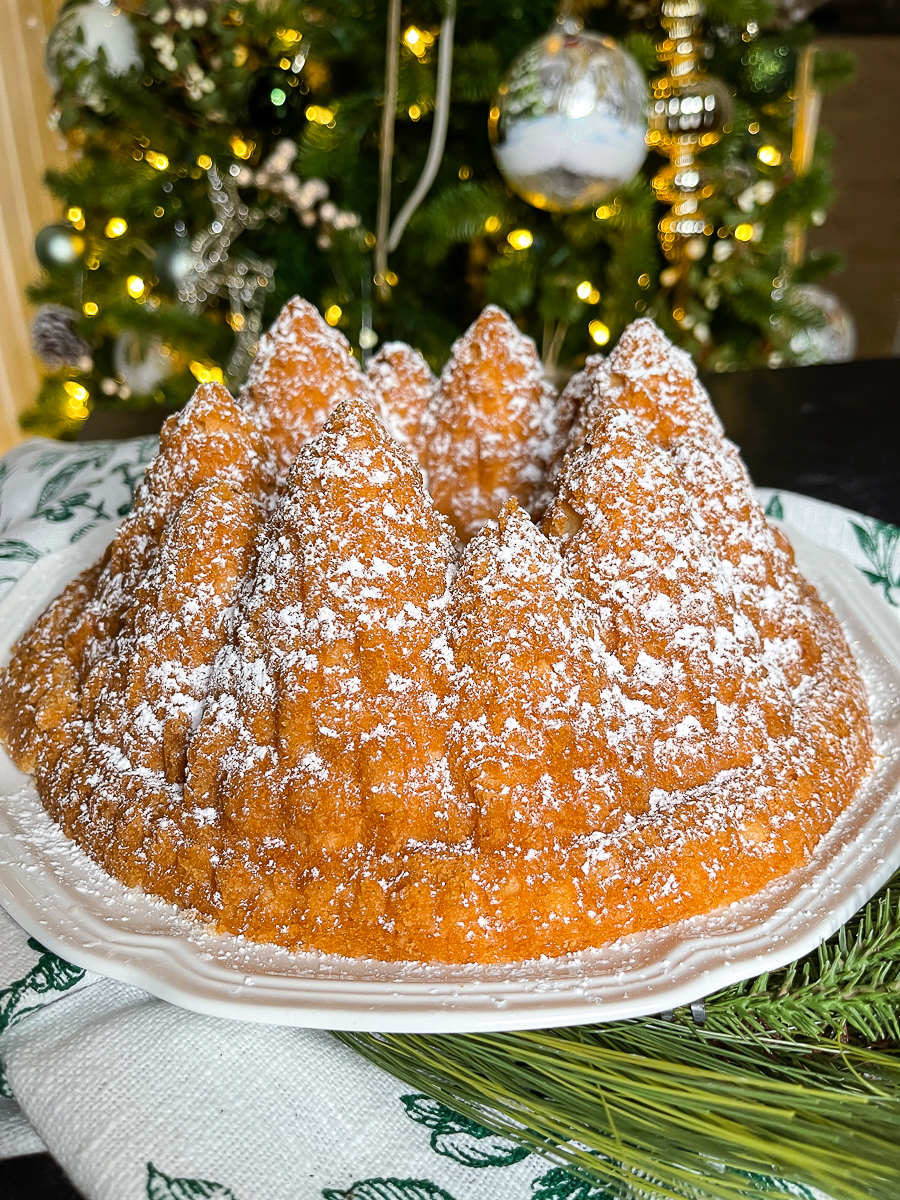 tree shaped cake