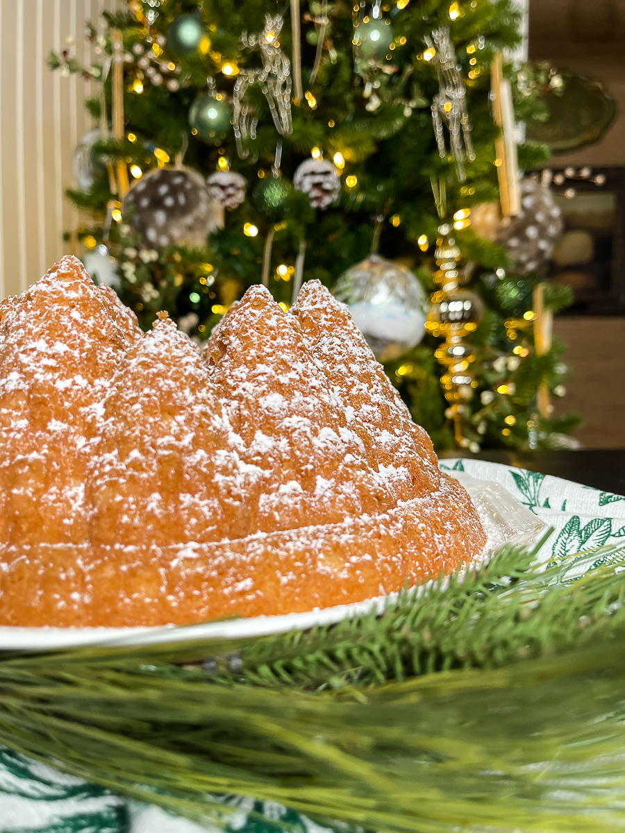 tree shaped cake