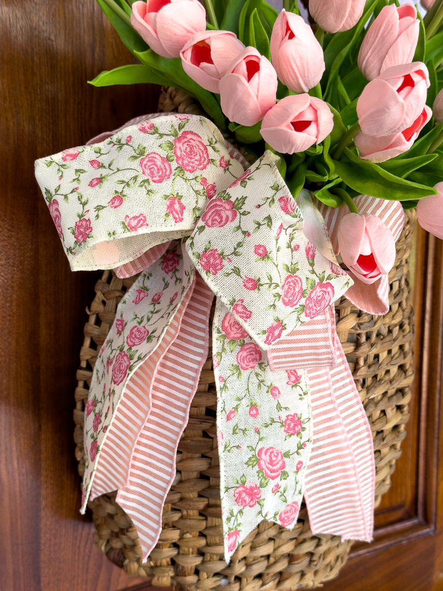 up close of basket bow