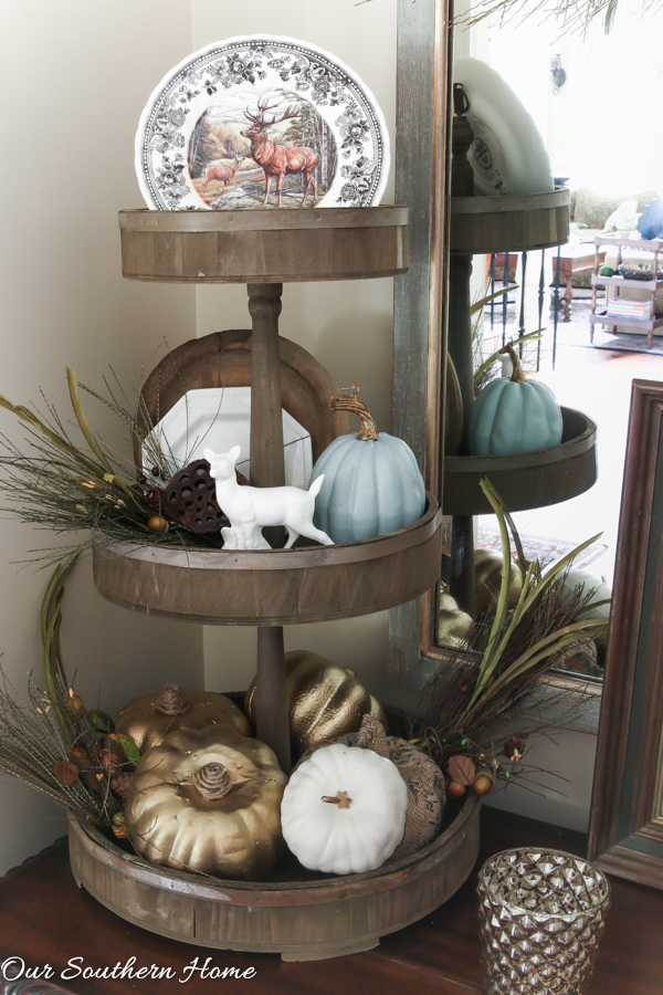 Creating a woodland tablescape for fall by Our Southern Home #falltable #falldecor #falltablescape